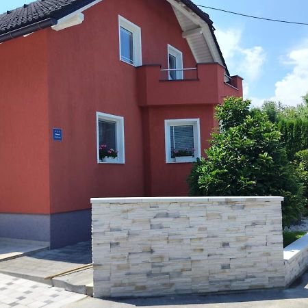 Apartment Igor - Holiday Home Ostarije Exterior photo